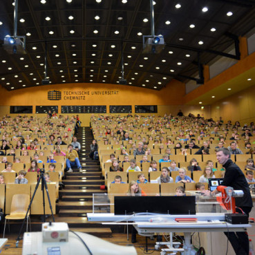 Blick in Hörsaal der Kinder-UNI